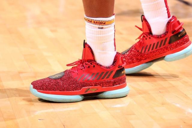 字母46+16雄鹿擒公牛5连胜 快船送奇才14连败