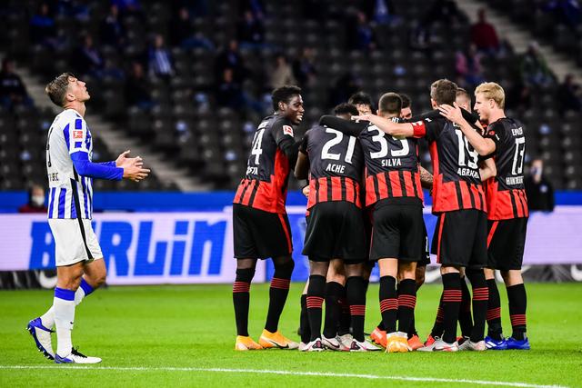 掘金大胜骑士锁定季后赛 76人送猛龙13连败